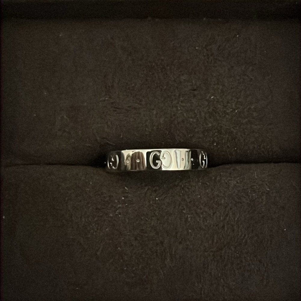 Gucci unisex GG logo Icon Thin 18k white gold band Ring - Picture 4 of 7